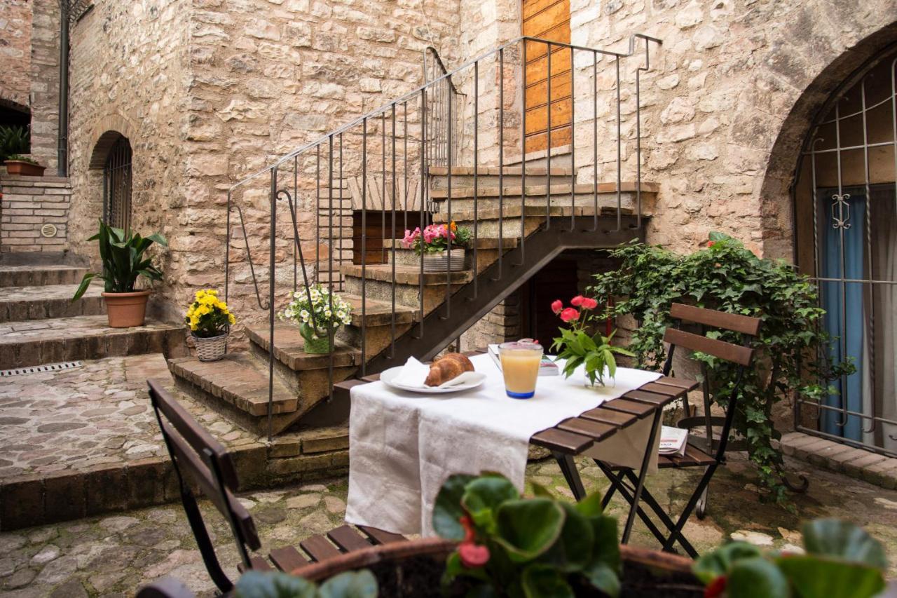 Turchese Lägenhet Spello Exteriör bild